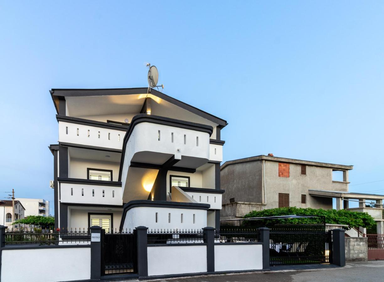 Apart-Hotel Prestige Ulcinj Bagian luar foto