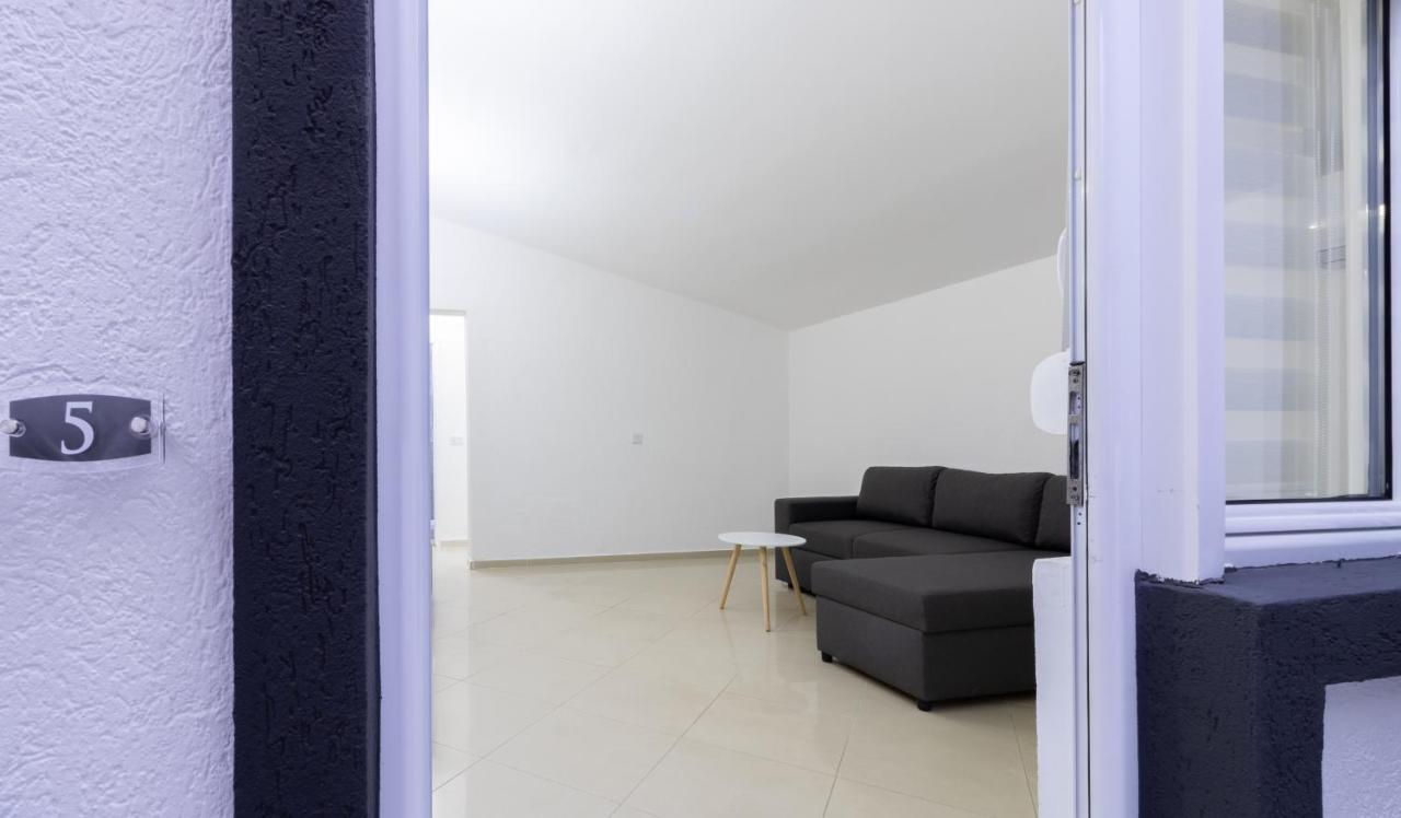 Apart-Hotel Prestige Ulcinj Bagian luar foto